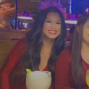 Meet your Posher, Elvia